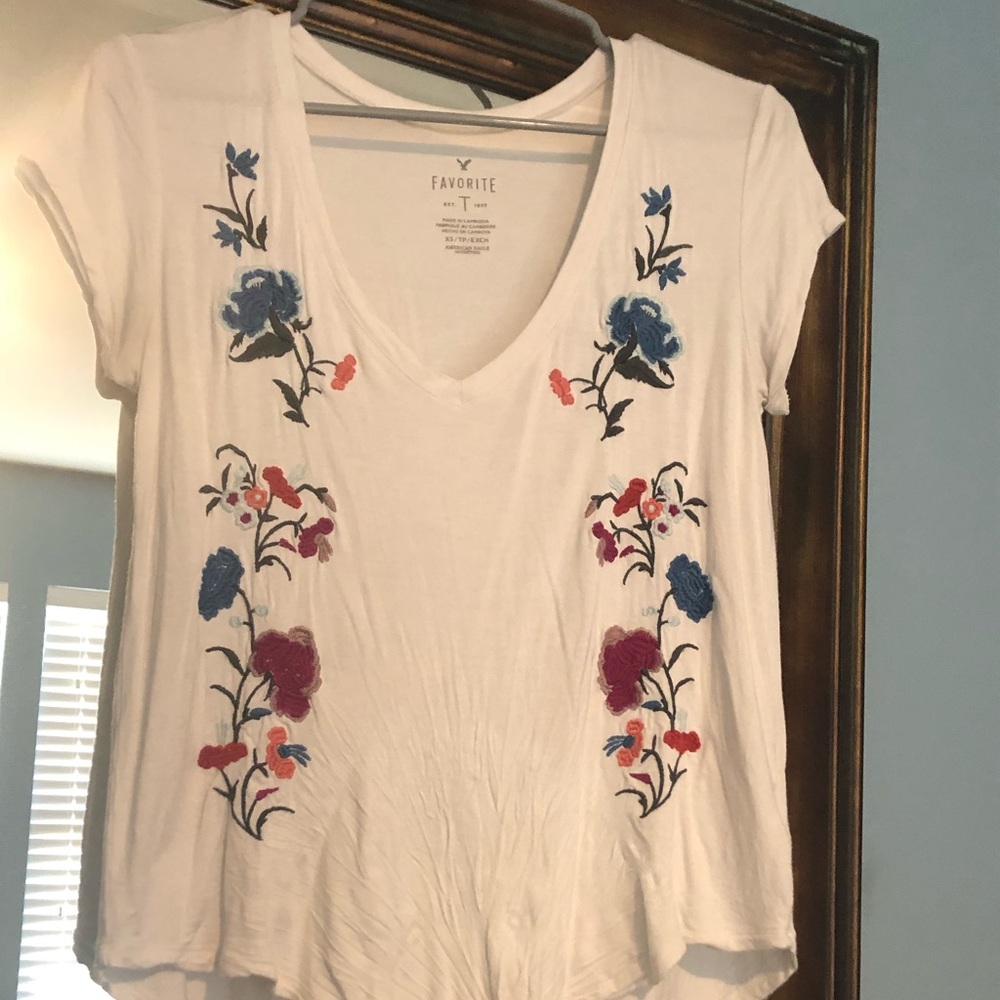 AE soft and sexy embroidered tee - Picture 4 of 6